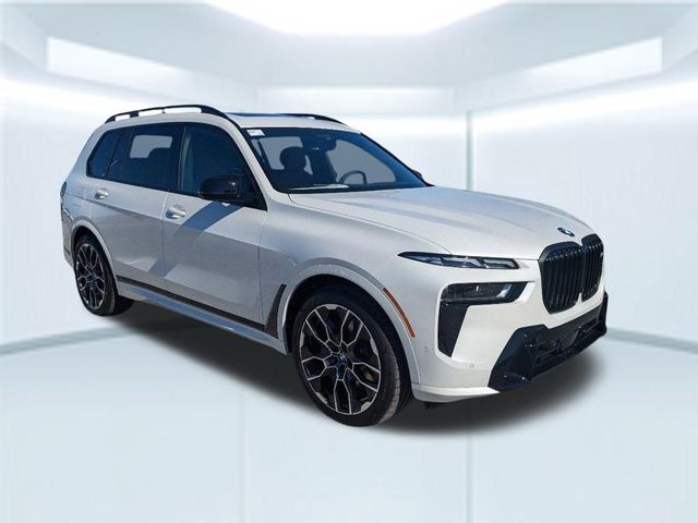 2025 BMW X7 M60i