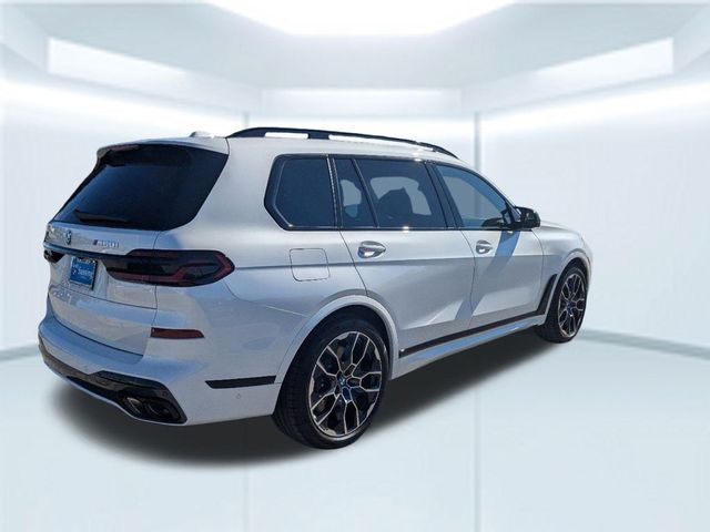 2025 BMW X7 M60i