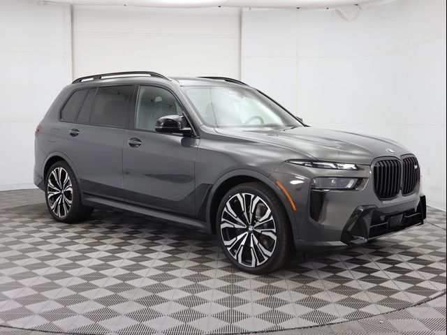 2025 BMW X7 M60i