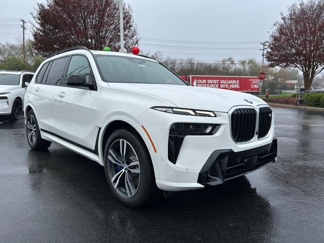 2025 BMW X7 M60i