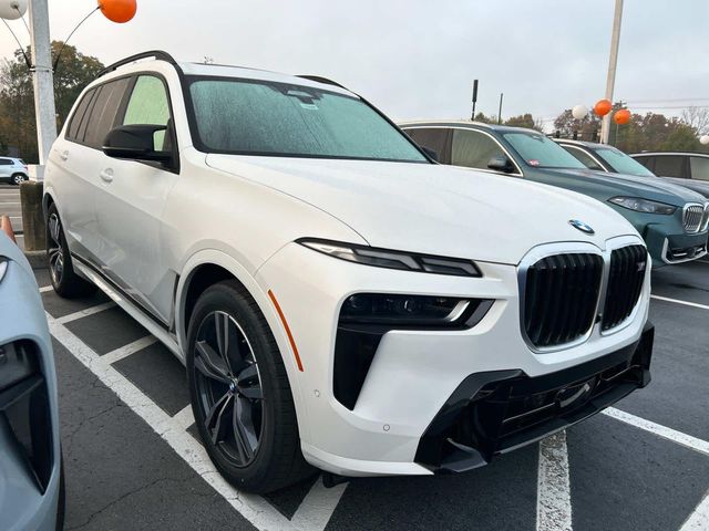 2025 BMW X7 M60i