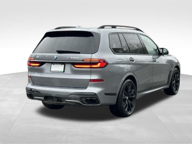 2025 BMW X7 M60i