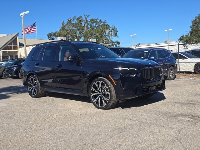 2025 BMW X7 M60i