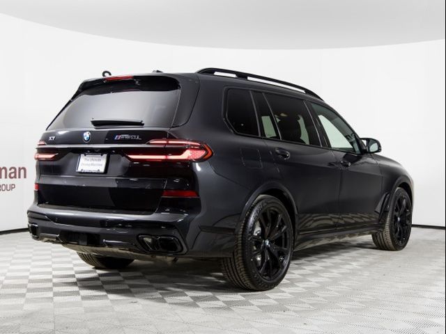 2025 BMW X7 M60i