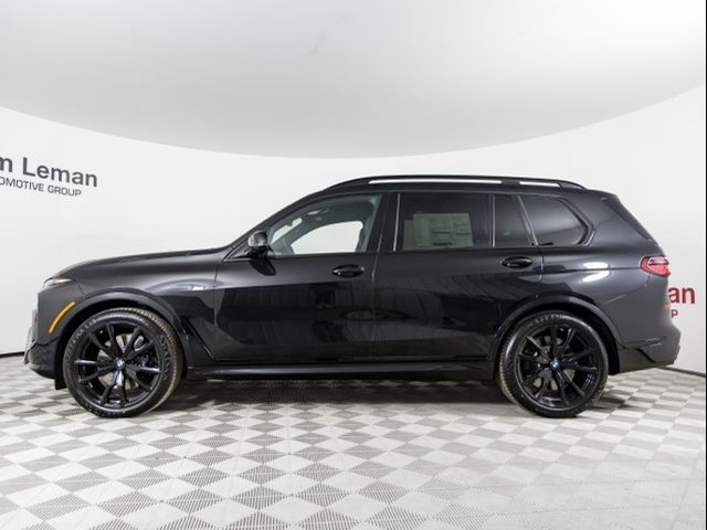 2025 BMW X7 M60i