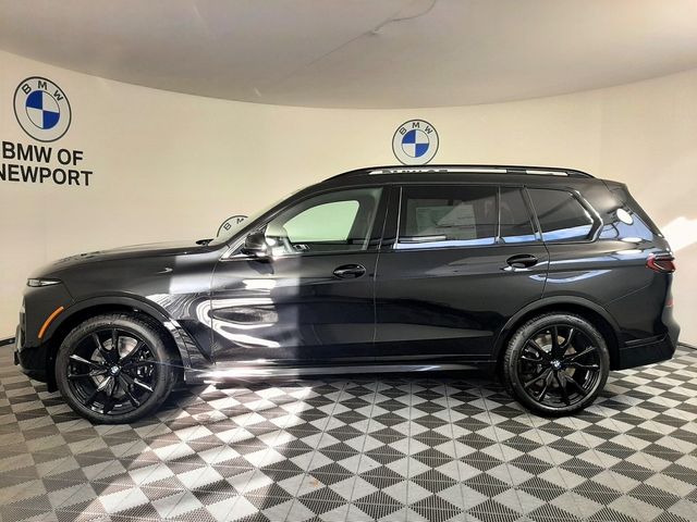 2025 BMW X7 M60i