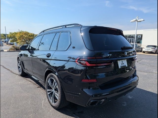 2025 BMW X7 M60i