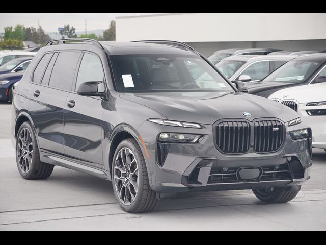 2025 BMW X7 M60i