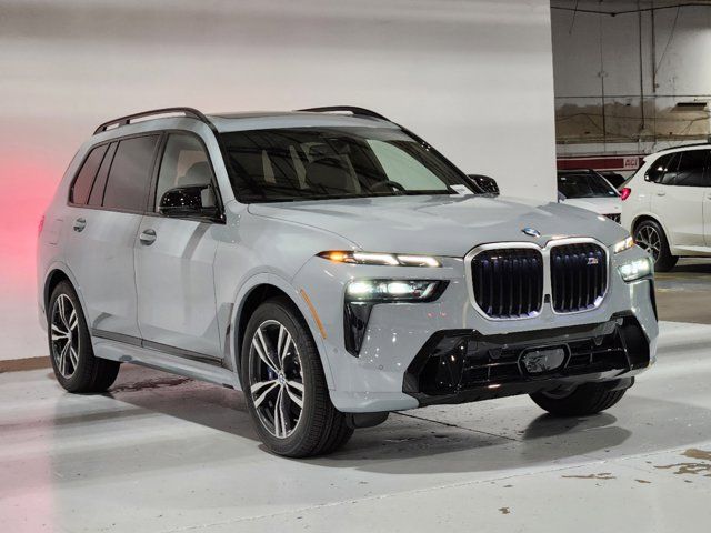 2025 BMW X7 M60i