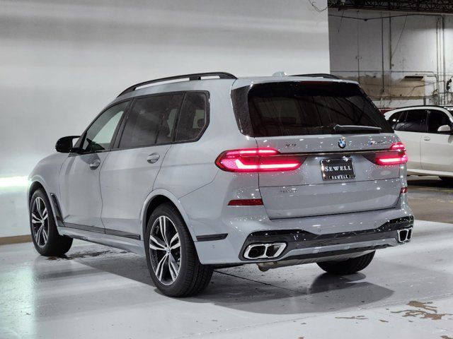 2025 BMW X7 M60i