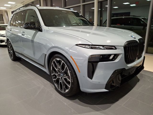 2025 BMW X7 M60i