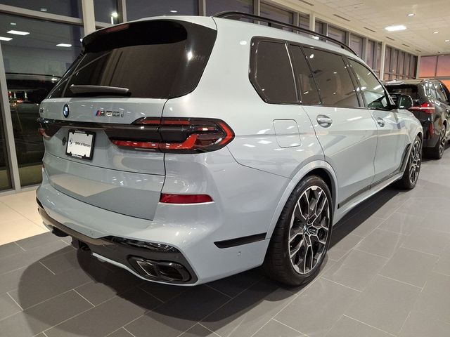 2025 BMW X7 M60i