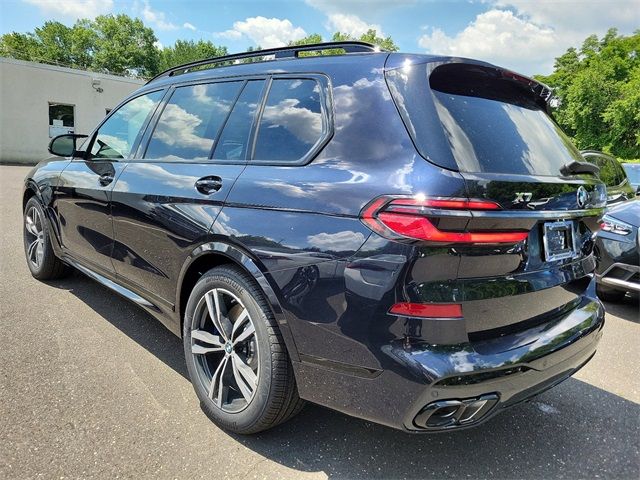 2025 BMW X7 M60i