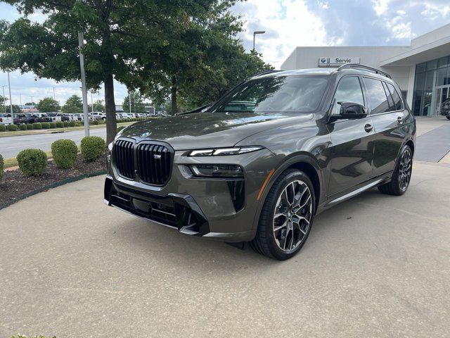 2025 BMW X7 M60i