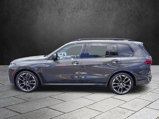 2025 BMW X7 M60i