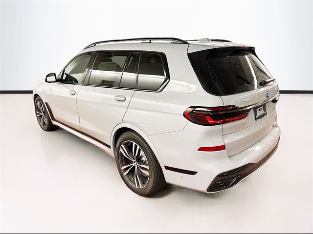 2025 BMW X7 M60i