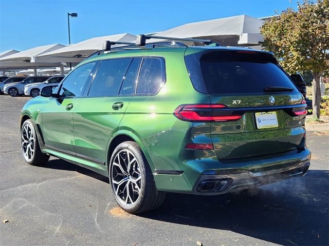 2025 BMW X7 M60i