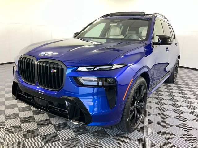 2025 BMW X7 M60i