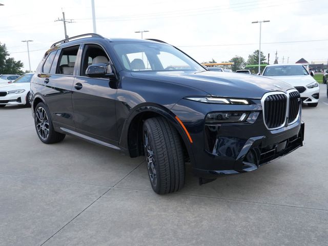 2025 BMW X7 M60i