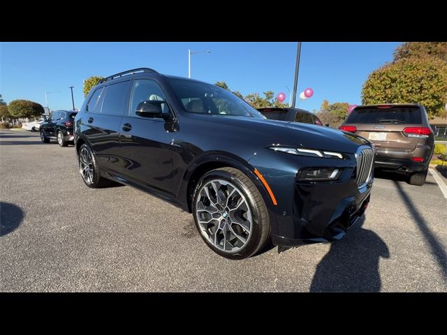 2025 BMW X7 M60i