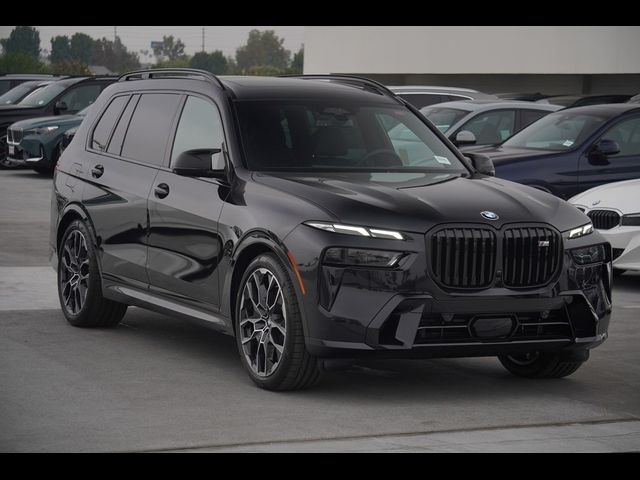 2025 BMW X7 M60i