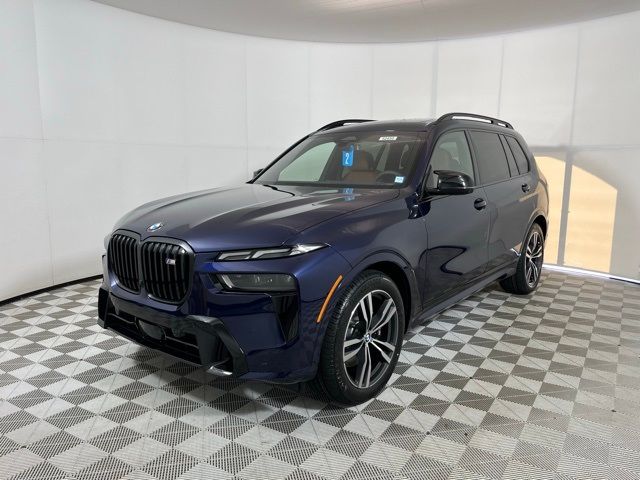 2025 BMW X7 M60i