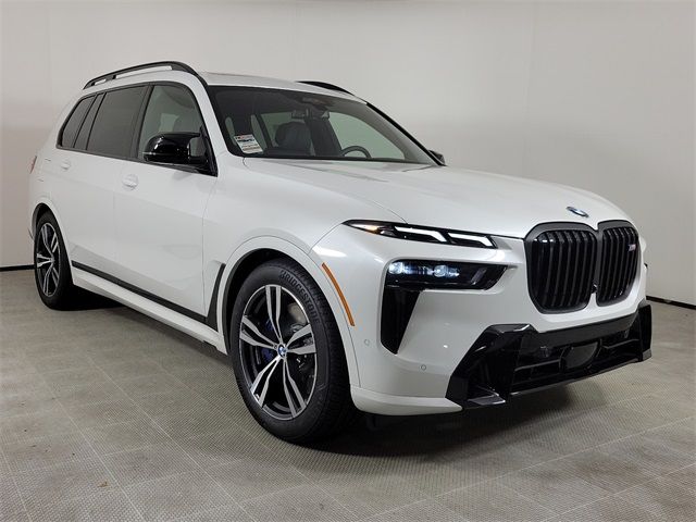 2025 BMW X7 M60i