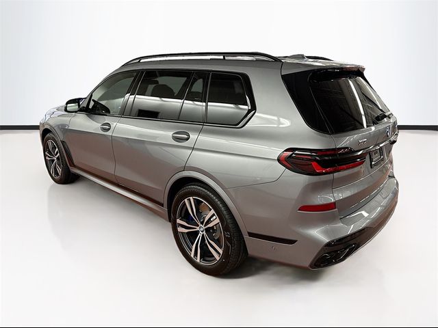 2025 BMW X7 M60i