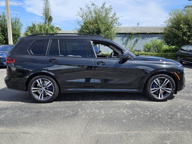 2025 BMW X7 M60i