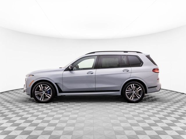 2025 BMW X7 M60i