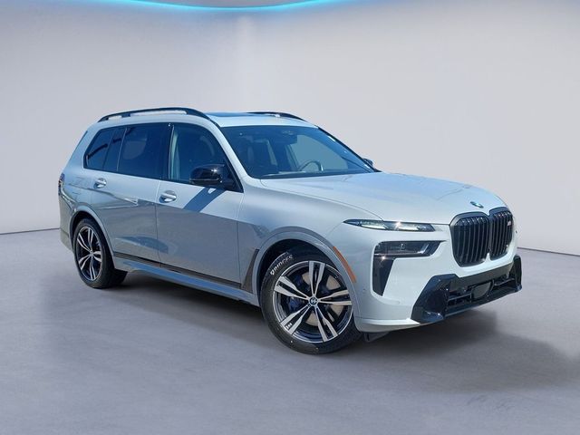 2025 BMW X7 M60i