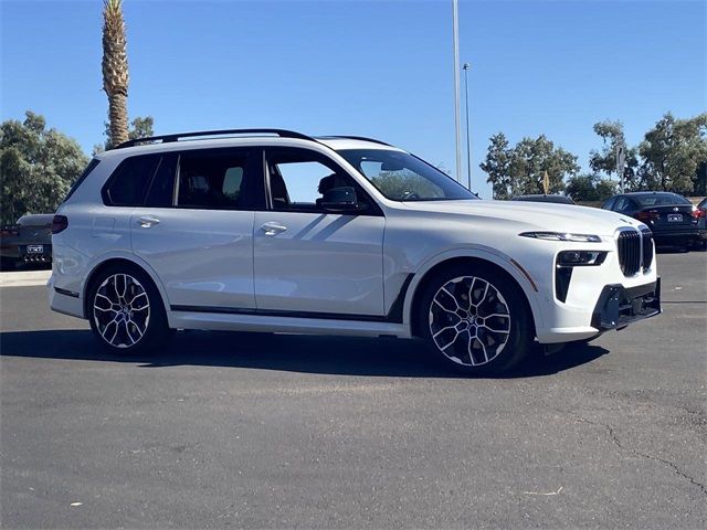 2025 BMW X7 M60i