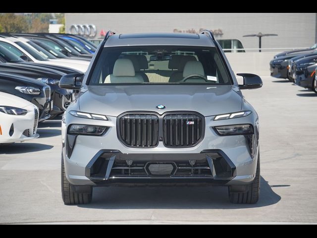 2025 BMW X7 M60i