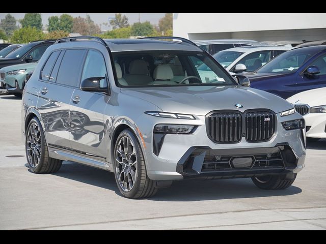 2025 BMW X7 M60i