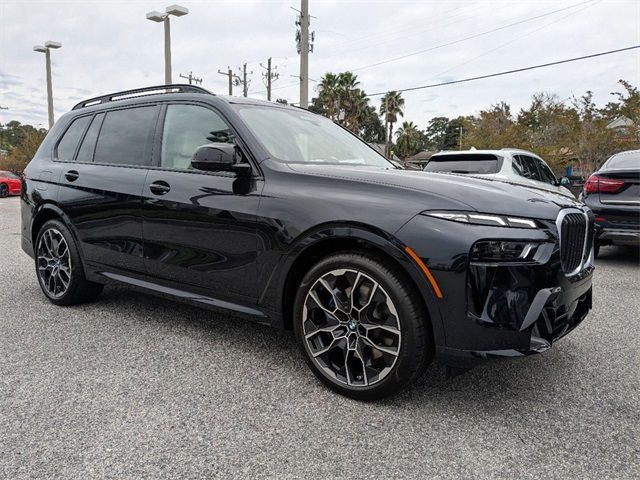 2025 BMW X7 M60i