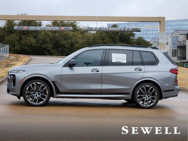 2025 BMW X7 M60i