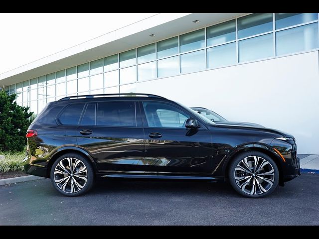 2025 BMW X7 M60i