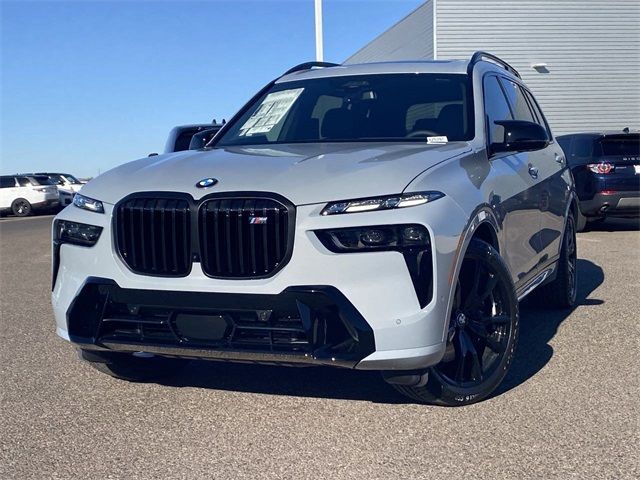 2025 BMW X7 M60i