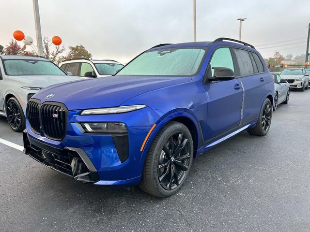 2025 BMW X7 M60i