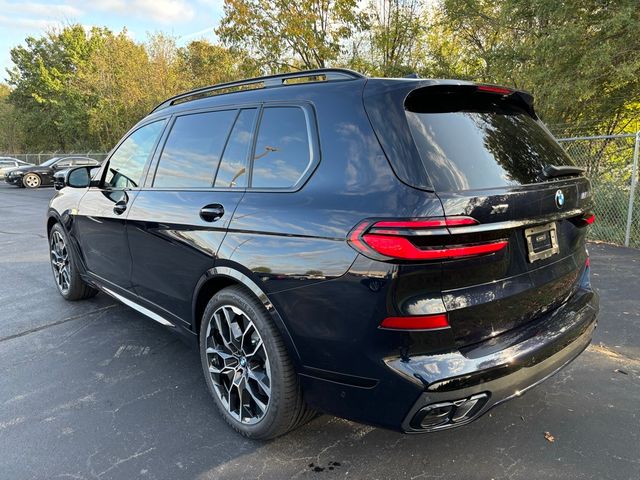 2025 BMW X7 M60i