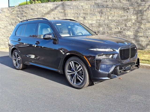 2025 BMW X7 M60i