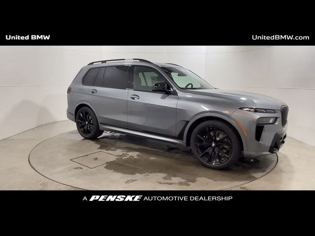 2025 BMW X7 M60i