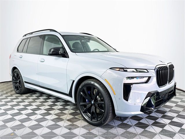 2025 BMW X7 M60i