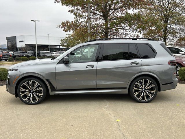 2025 BMW X7 M60i