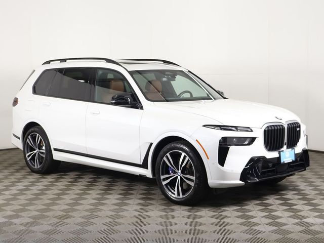 2025 BMW X7 M60i