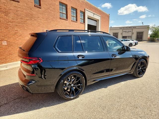 2025 BMW X7 M60i