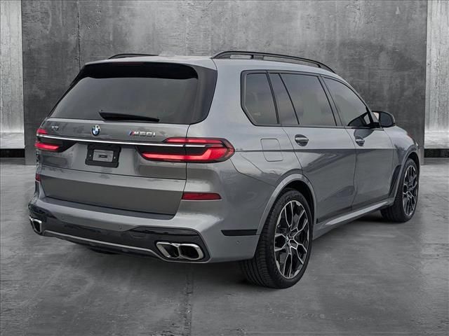 2025 BMW X7 M60i