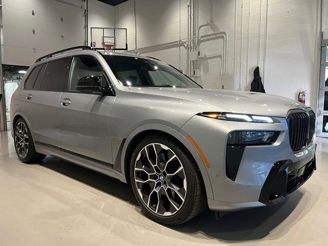 2025 BMW X7 M60i