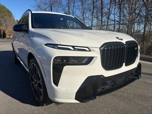 2025 BMW X7 M60i