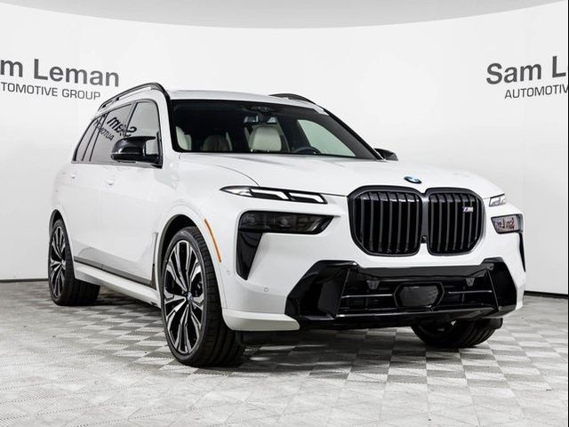 2025 BMW X7 M60i